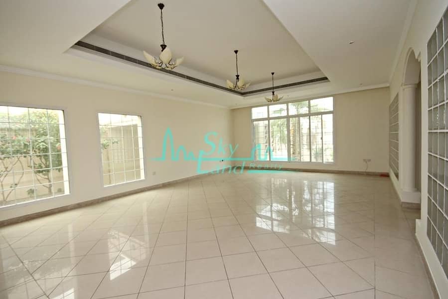 Beach Side 3 Bed+Study | Shared Pool And Gym