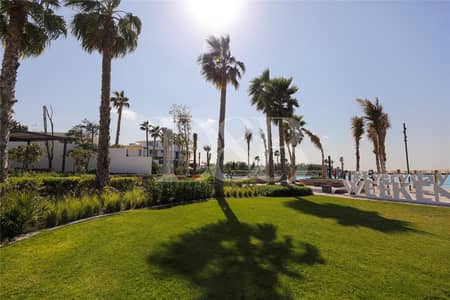 Townhouses in Beach Resort Community Townhouses in Beach Resort Community