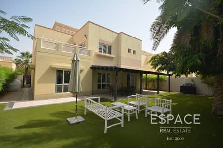 4 Bedroom Villa for Rent in The Meadows, Dubai - Immaculate | Upgraded | Pool Backing 4 Bedroom Villa for Rent in The Meadows, Dubai - Immaculate | Upgraded | Pool Backing