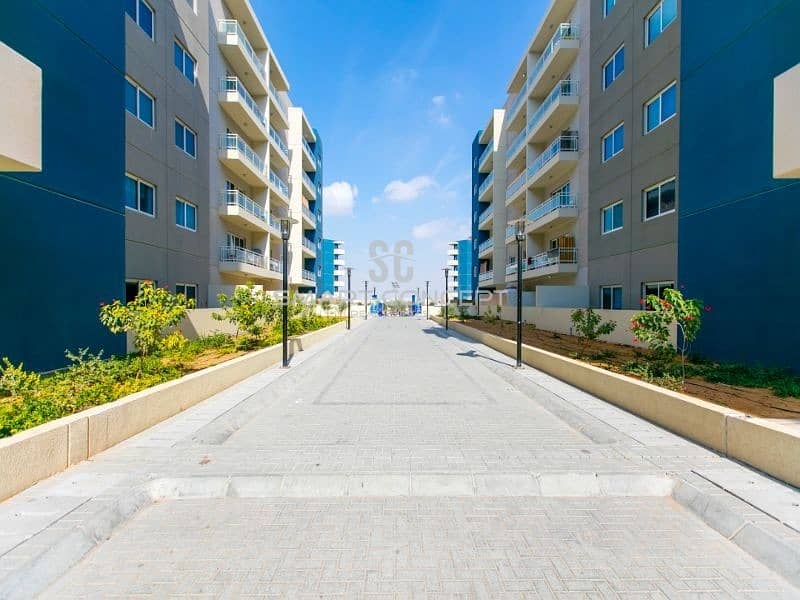 Stunning layout| Futuristic offer| No ADM Fees Stunning layout| Futuristic offer| No ADM Fees
