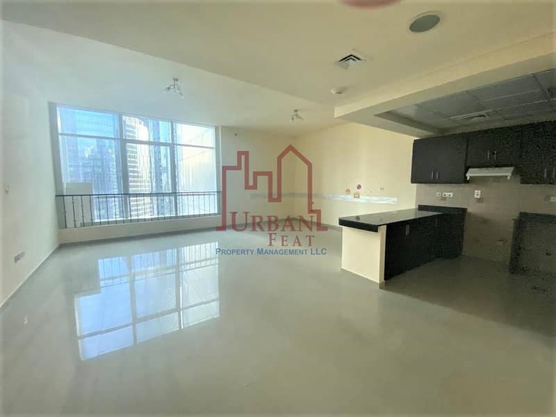 Huge layout w/ excellent finishes! Huge layout w/ excellent finishes!