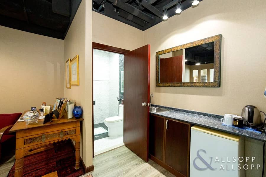 9 Furnished Pantry | Nice Washroom | Reception