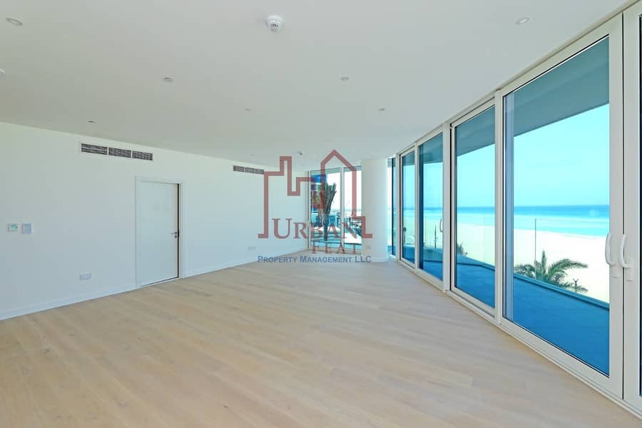 Full sea view! Home in Waterfront Community