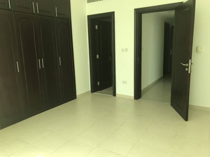 Astonishing 3 Bedroom Apartment in Al Yaqut Tower Astonishing 3 Bedroom Apartment in Al Yaqut Tower