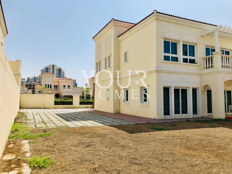 MK | Huge Area Luxurious house with all facilities