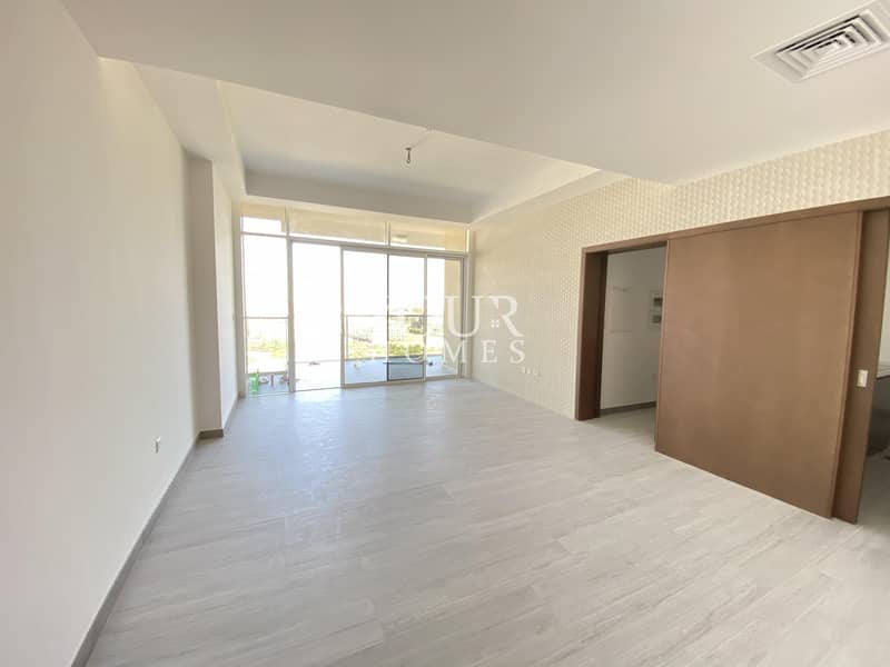 3 SS- Brand New Specious 2 Br In Hameni Park And City View