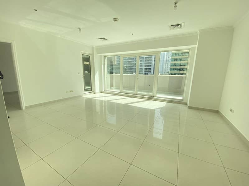 HUGE 1 BED ROOM APARTMENT IN FRONT OF DMCC METRO JUST FOR 58k