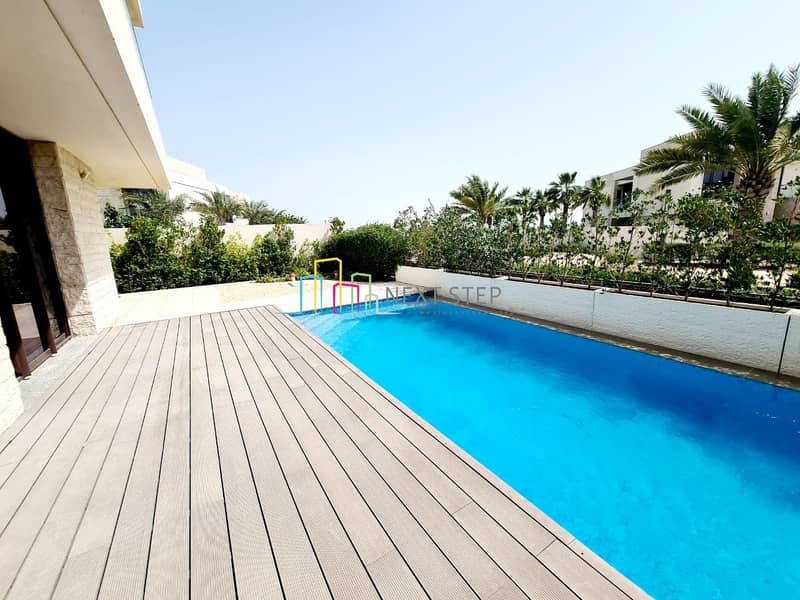 Outstanding 5 BR Villa with Landscaped Pool & Garden Outstanding 5 BR Villa with Landscaped Pool & Garden