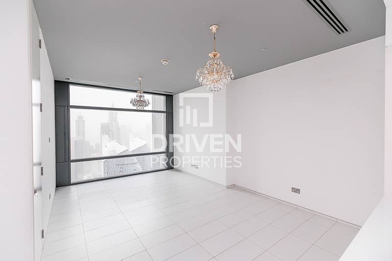 Spacious 1 Bed Facing DIFC on a Higher floor