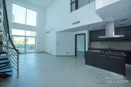 Modern Duplex Apartment | Skyline View Modern Duplex Apartment | Skyline View