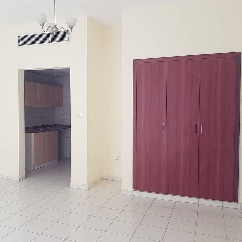 ENGLAND  CLUSTER: STUDIO FOR RENT IN INTERNATIONAL CITY ONLY IN 18000/-