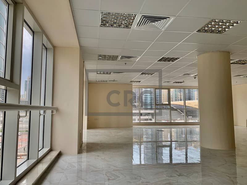 Next to metro | Corner office | Full lake view