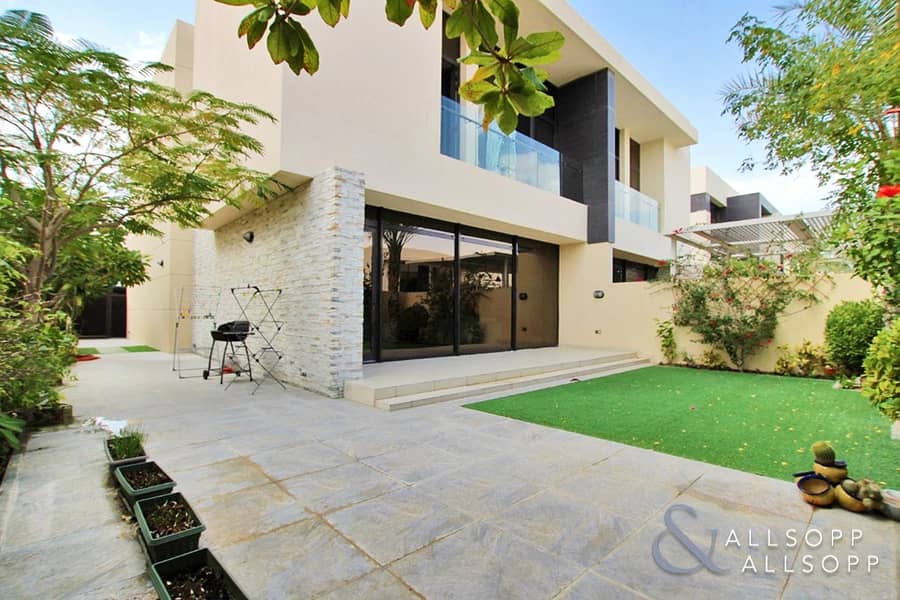 Vacant on Transfer | Single Row | 3 Beds Vacant on Transfer | Single Row | 3 Beds