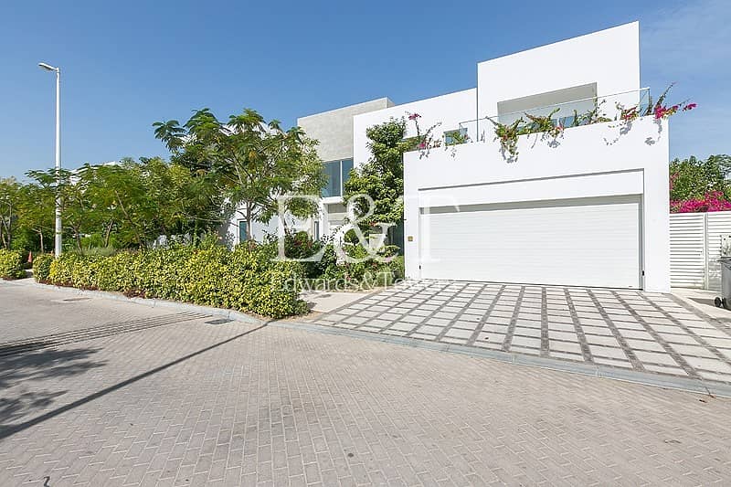 Brand New | 4 Bed | Contemporary | The Nest | AB