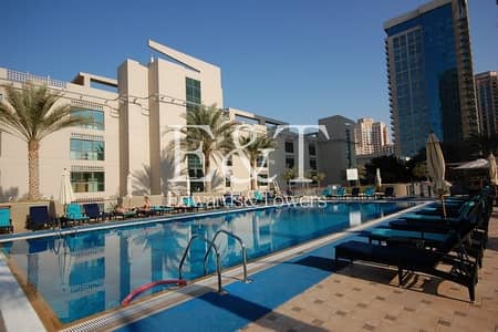 Vacant | One Bed with Full Canal Course View Vacant | One Bed with Full Canal Course View