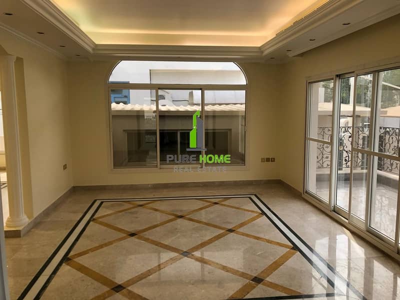 Elegant Villa with 5 Master Bedrooms and Balcony Elegant Villa with 5 Master Bedrooms and Balcony