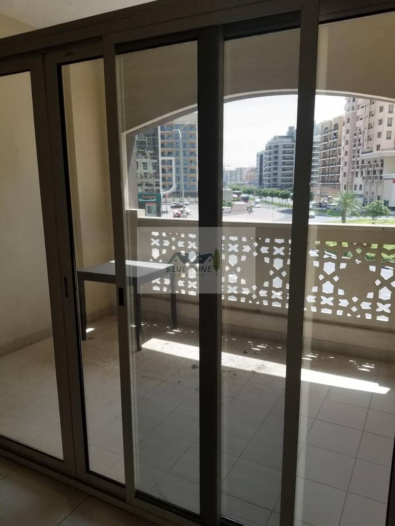 9 NO COMMISSION! CHILLER FREE 650 SQ FT STUDIO BIG BALCONY POOL GYM PARKING IN 36K