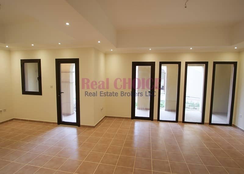 12 cheques | Ground floor 2br villa with direct access to greenery 12 cheques | Ground floor 2br villa with direct access to greenery