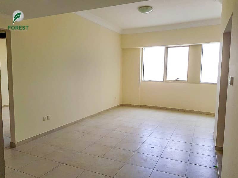 Best Price for Vacant 1BR with semi-closed kitchen