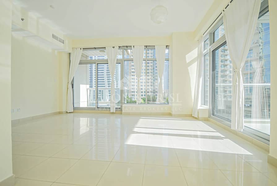 Courtyard Views I Large Unit I With 2 balconies I Bright Apartment Courtyard Views I Large Unit I With 2 balconies I Bright Apartment