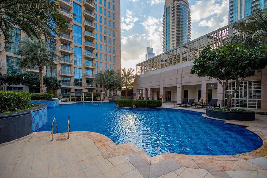 Luxurious Apartment With Burj Fountain View Luxurious Apartment With Burj Fountain View