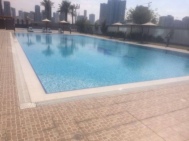 Fully sea view 3BHK,Chiller Free, 2 Prking free ,gym pool free