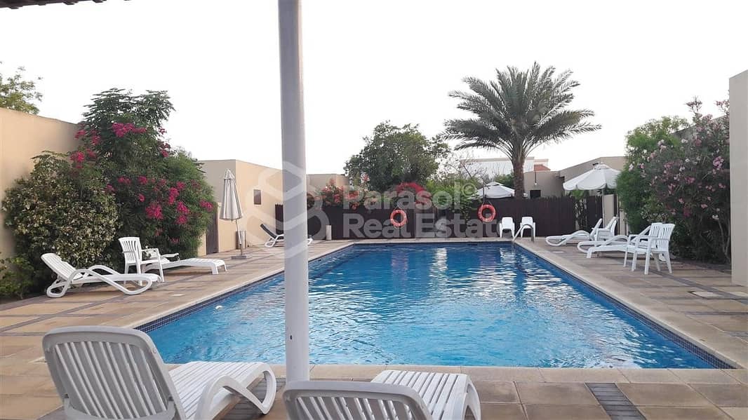 Prestigious Villa with  Garden and Pool