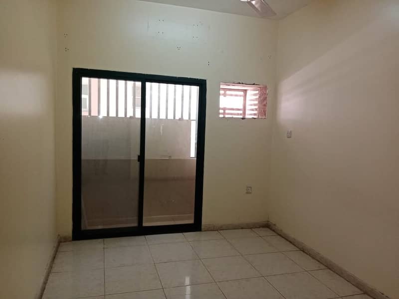 For rent in Al Nuaimia 3, next to Al-Safeer Mall, 2 beed room hool apartment, excellent price, air conditioner, ground floor