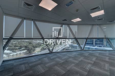 Fully Fitted with Glass Partitions in DIFC Fully Fitted with Glass Partitions in DIFC