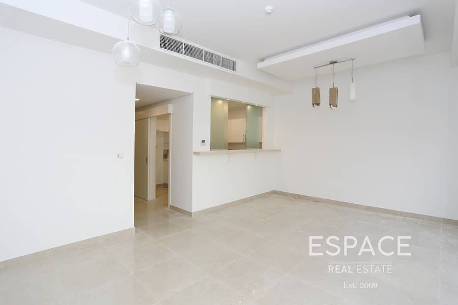 3 Spacious 2 Bed Townhouse with Plaza View