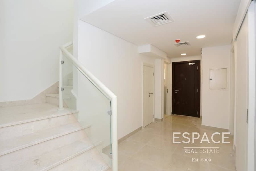 5 Spacious 2 Bed Townhouse with Plaza View