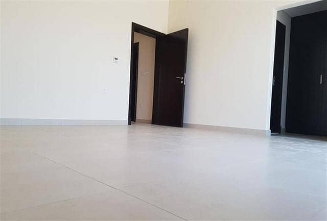 3 BED ROOM TOWN HOUSE FOR RENT  75K
