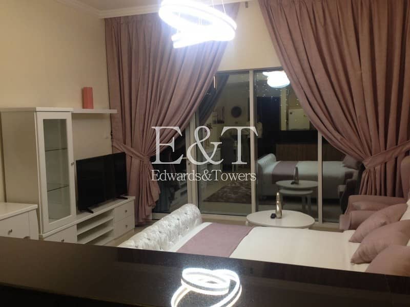 Furnished| Mid floor |Perfect condition |
