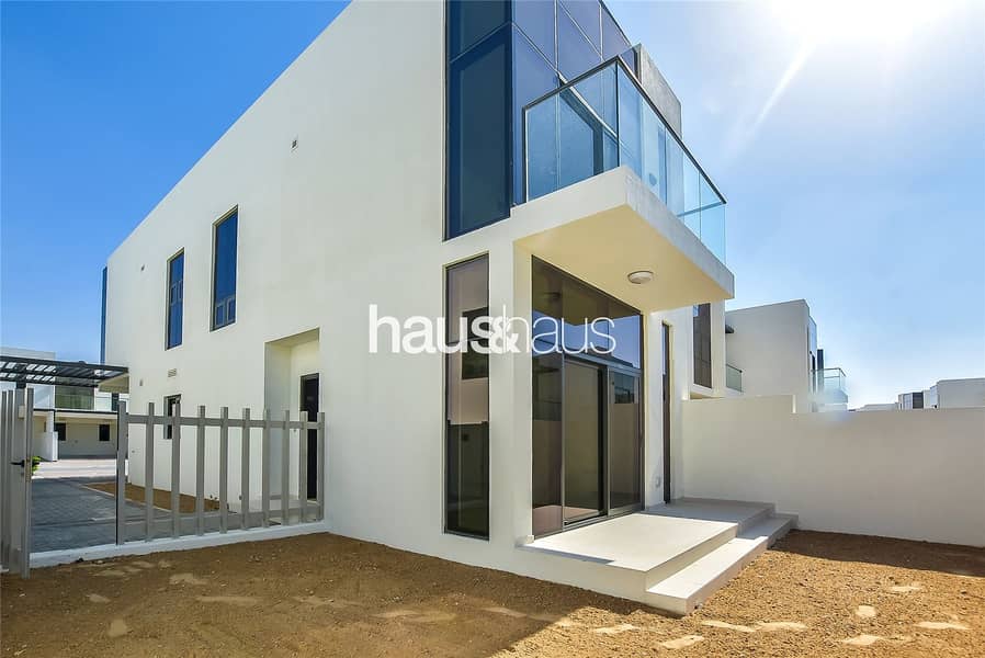 Available Now | 3 Beds | Back to Back