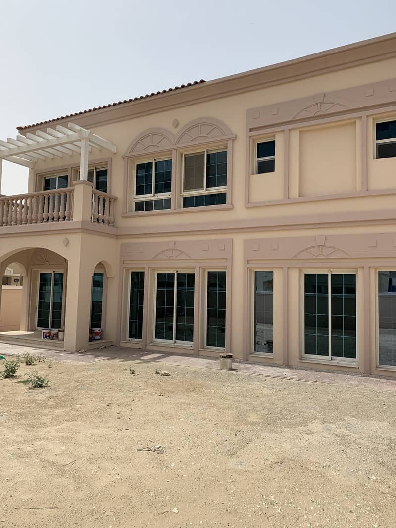 Modified 4 Ensuite Berooms Villa Next to New Nakheel Mall Large Plot For Sale