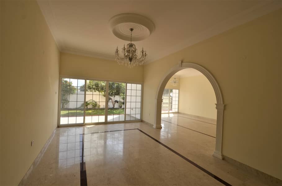 Freshly Renovated villa with private Garden Freshly Renovated villa with private Garden