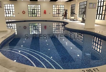 swimming pool swimming pool