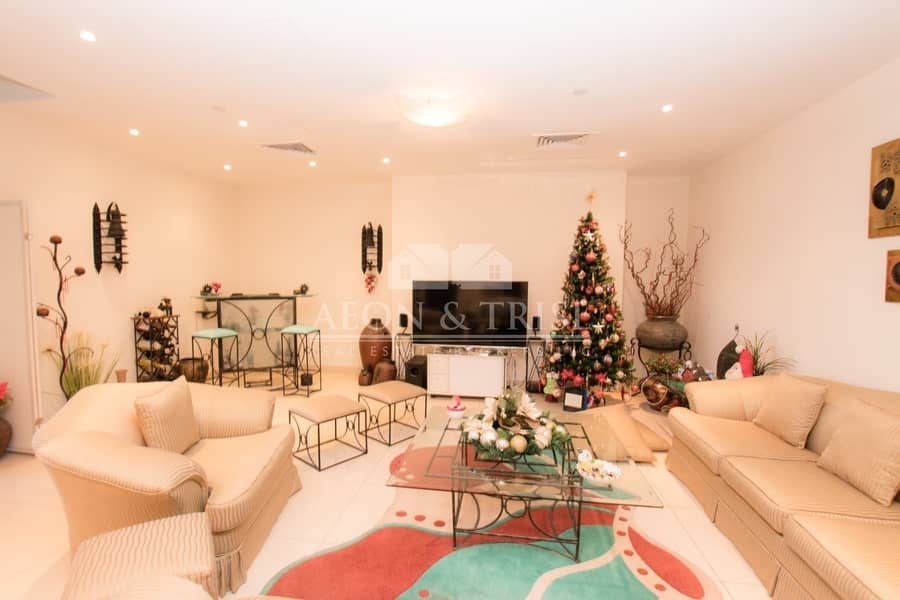 Spacious I Vacant I Perfectly Priced I Open Layout Spacious I Vacant I Perfectly Priced I Open Layout