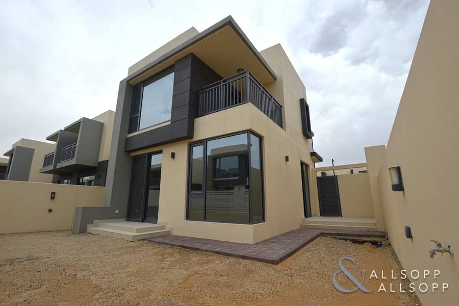 Close to Pool and Park | 4 Bed | Brand New
