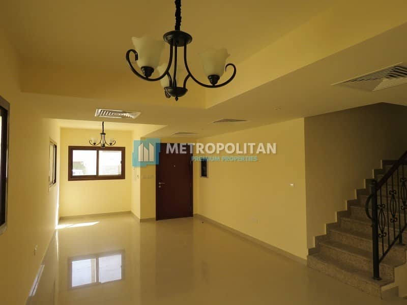 Corner Villa / Ready To Move / Fully Renovated / 3BR Corner Villa / Ready To Move / Fully Renovated / 3BR