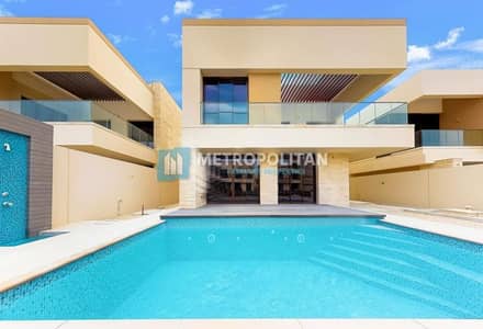 Luxurious 5BR Villa l Close to the Beach Luxurious 5BR Villa l Close to the Beach