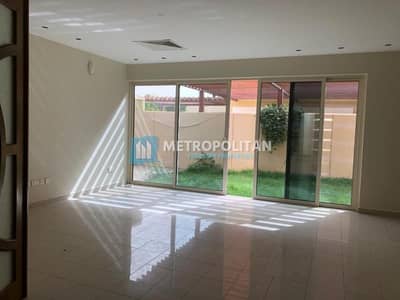 Amazing 4BR w/ Swimming Pool and Garden Amazing 4BR w/ Swimming Pool and Garden