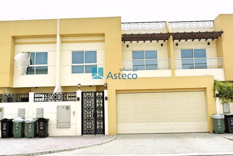 Renovated 4 Bed+Maid with Common Facilities Villa Renovated 4 Bed+Maid with Common Facilities Villa