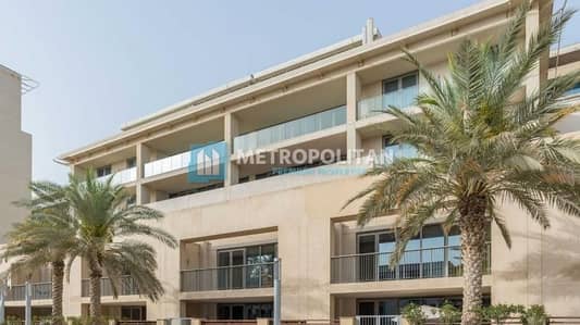 5 Bedroom Villa for Rent in Al Raha Beach, Abu Dhabi - 4BR Penthouse w/ Full Sea View & Balconies 5 Bedroom Villa for Rent in Al Raha Beach, Abu Dhabi - 4BR Penthouse w/ Full Sea View & Balconies