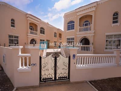 Stunning 3 Villa In One Plot w/ Basement Stunning 3 Villa In One Plot w/ Basement