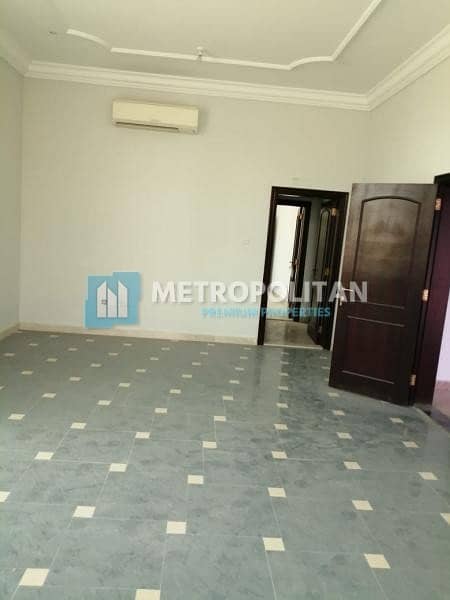 Ready / Huge 6BR Villa w/ 2 Majlis / 230K Ready / Huge 6BR Villa w/ 2 Majlis / 230K