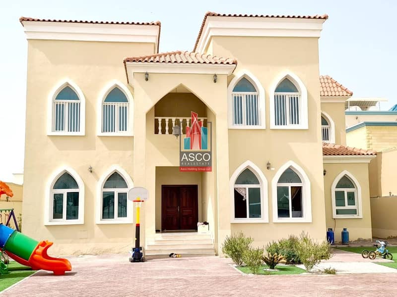 luxury villa 6 br | driver room | Negotiable|