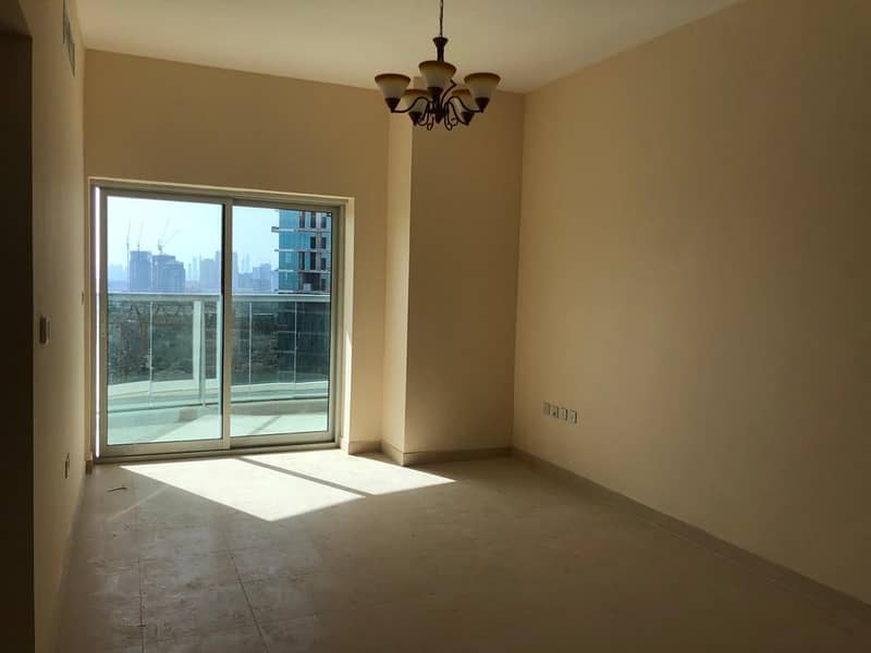 位于迪拜体育城，环球高尔夫公寓 2 卧室的公寓 45000 AED - 4598092