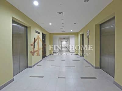 Vacant Now 1 BR. With MARINA Full VIEW ! Vacant Now 1 BR. With MARINA Full VIEW !