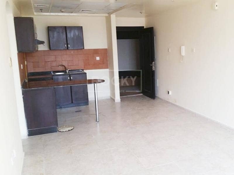 Spacious | Studio | Open Kitchen | Diamond Views Spacious | Studio | Open Kitchen | Diamond Views